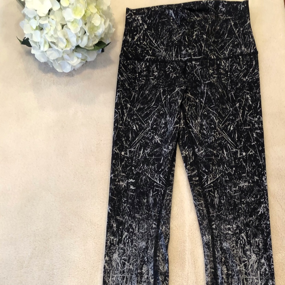 Lululemon Black and White  Leggings, Size 8